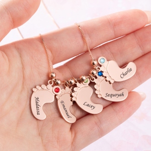 Mother's Pendant: Baby Feet 3 Names Necklace In Rose Gold
