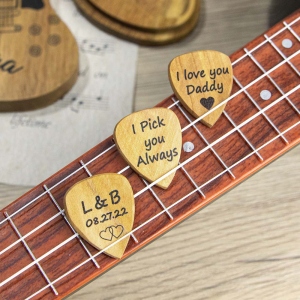 Personalized Wooden Guitar Picks with Case, Custom Photo/Engraving Guitar Pick with Custom Name Holder, Birthday/Graduation Gift for Family/Musician