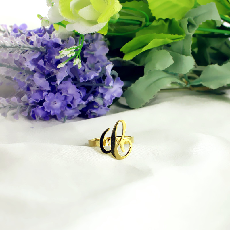 carrie name ring