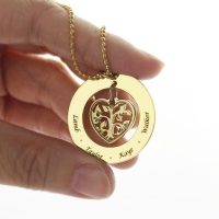 Circle Family Tree Pendant Necklace In Gold