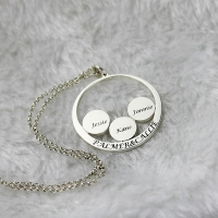 Personalized Family Name Pendant For Mom Silver
